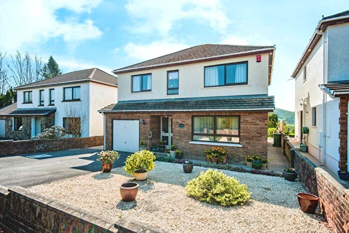 4 Bedroom Detached House For Sale In Brynderwen, Carmarthen, Carmarthenshire, SA31