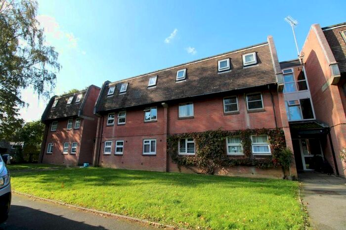 3 Bedroom Flat To Rent In Moorlands Road, Ferndown, BH22