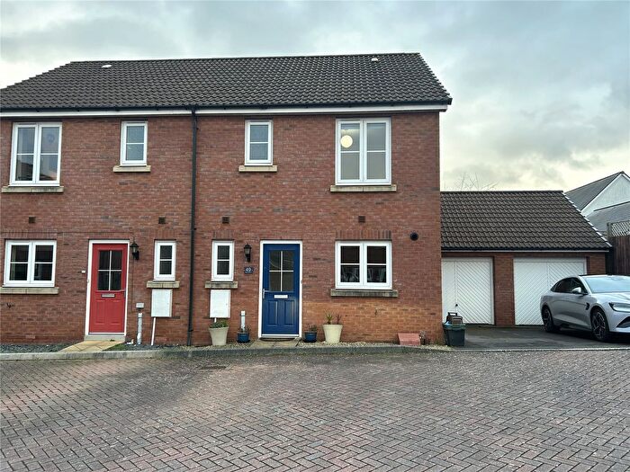 3 Bedroom Semi Detached House To Rent In Roys Place, Bathpool, Taunton, Somerset, TA2
