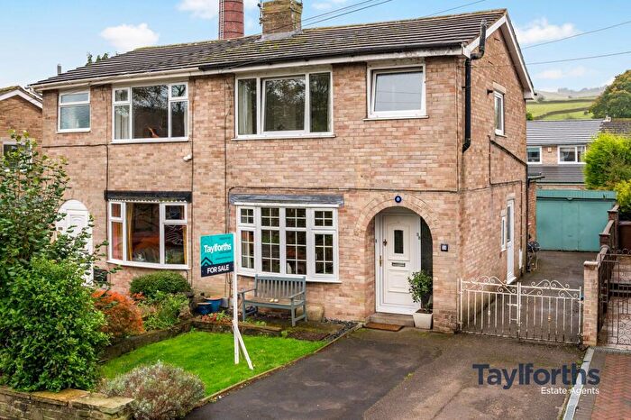 3 Bedroom Semi-Detached House For Sale In Colne Road, Barnoldswick, BB18