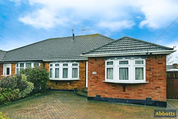 3 Bedroom Semi-Detached Bungalow To Rent In Macmurdo Road, Leigh-On-Sea, SS9