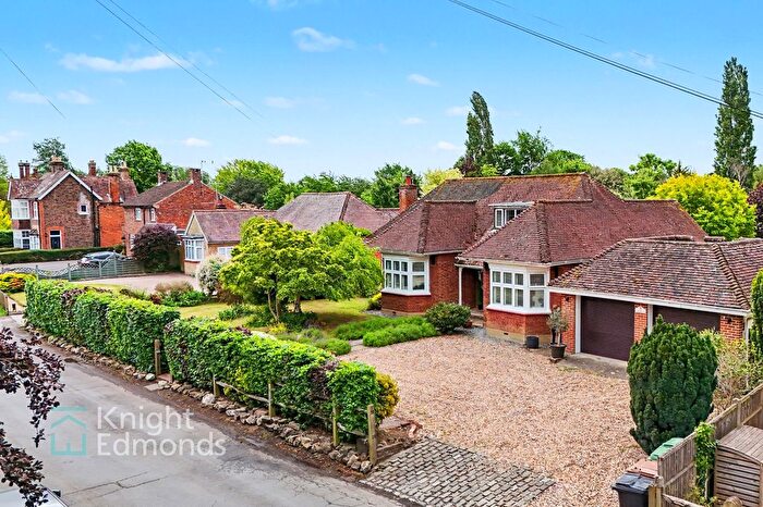 4 Bedroom Detached Bungalow For Sale In Vicarage Road, Yalding, ME18