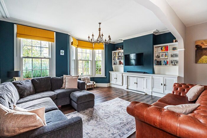 4 Bedroom End Of Terrace House For Sale In Heron Road, Twickenham, London, TW1