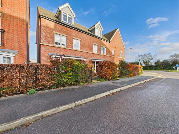 4 Bedroom Town House For Sale In Freshman Way, Market Harborough, LE16