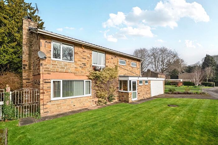 4 Bedroom Detached House For Sale In Whitechapel Close, Leeds, LS8