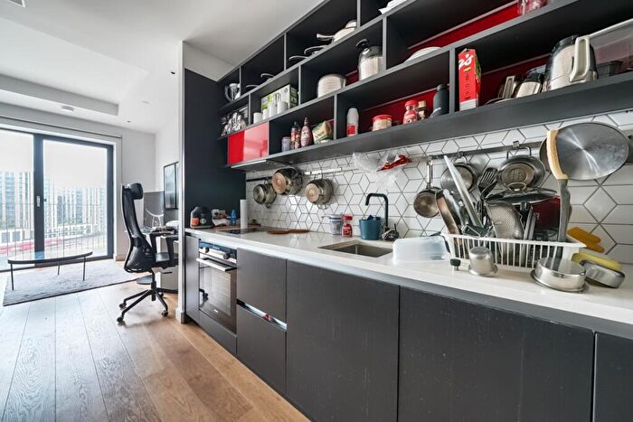 Flat For Sale In City Island Way London, E14