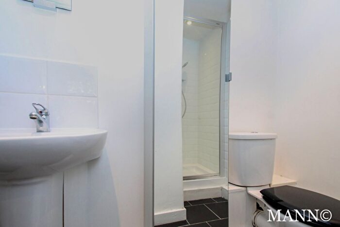 2 Bedroom Flat To Rent In Apollo Avenue, Bromley, BR1