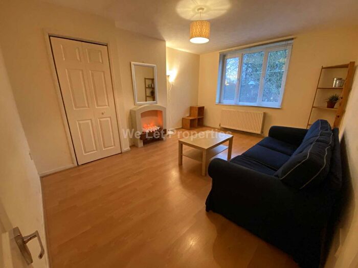 1 Bedroom Flat To Rent In Bevill Square, Salford, M3