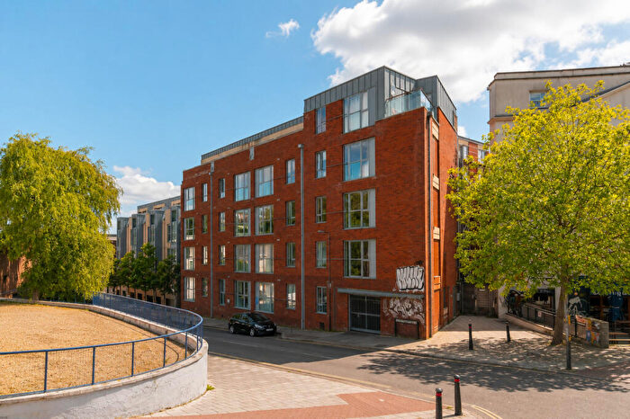 2 Bedroom Apartment To Rent In Armidale Place, Bristol, BS6