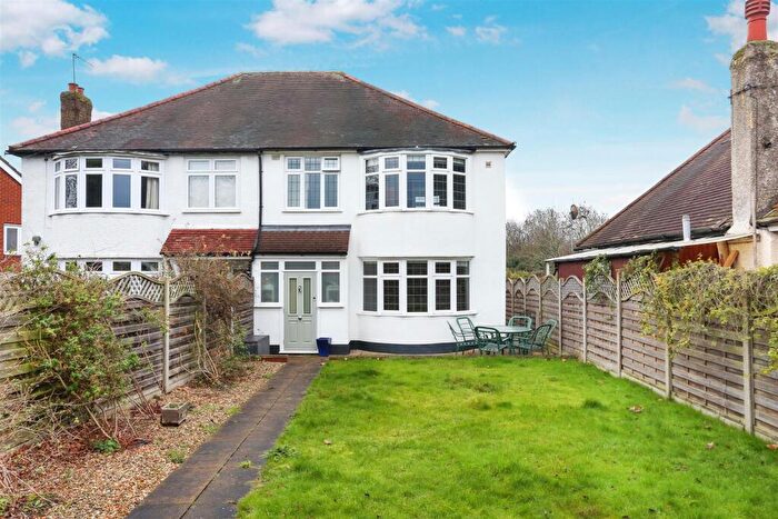 4 Bedroom Semi Detached House For Sale In St Dunstans Hill, Cheam, SM1