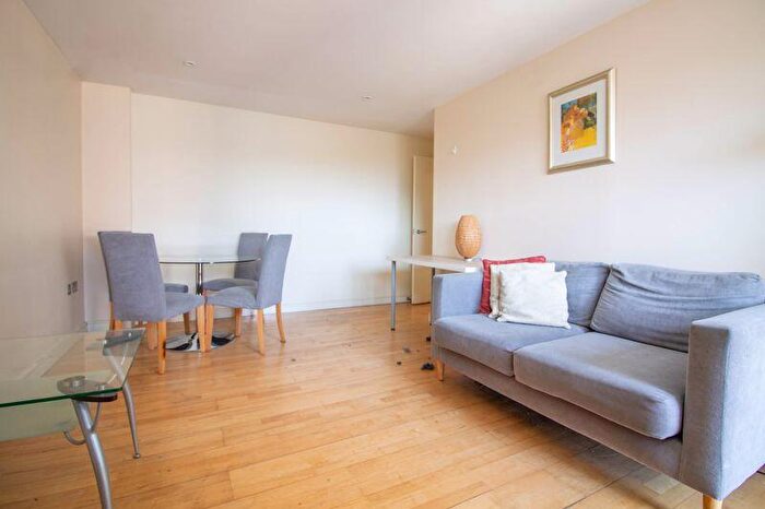 2 Bedroom Flat To Rent In William Road, Euston, NW1