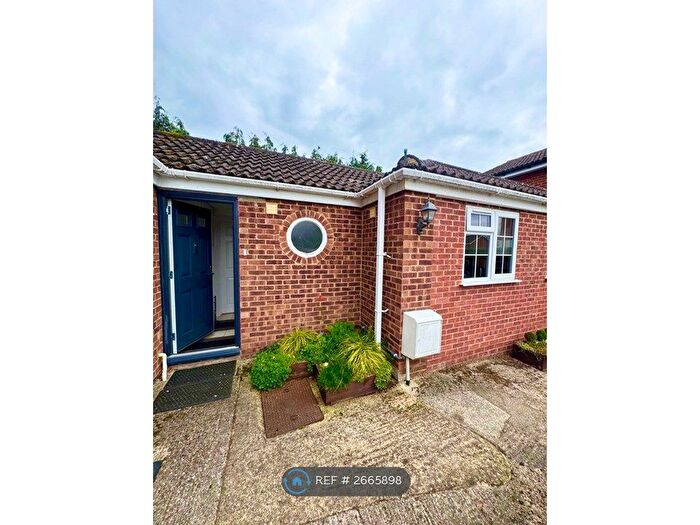 1 Bedroom Flat To Rent In Askew Drive, Spencers Wood, Reading, RG7