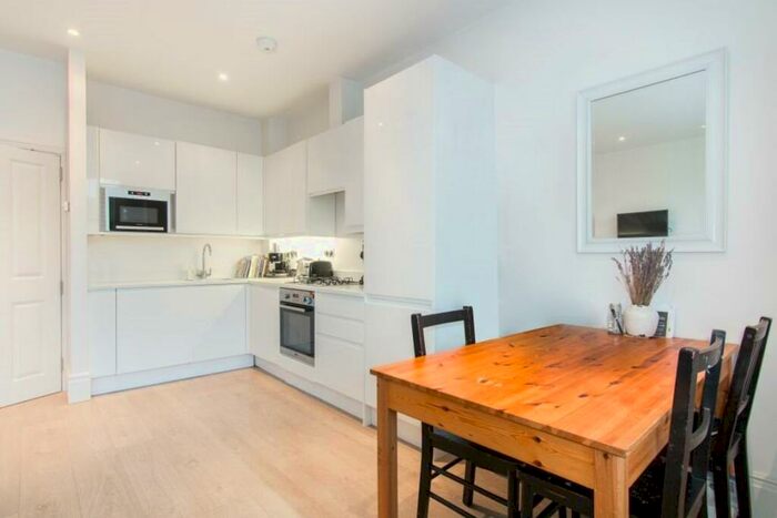 1 Bedroom Flat To Rent In Station Parade, SW12