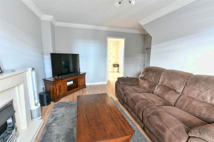 3 Bedroom Semi-Detached House To Rent In Waterman Court, York, YO24