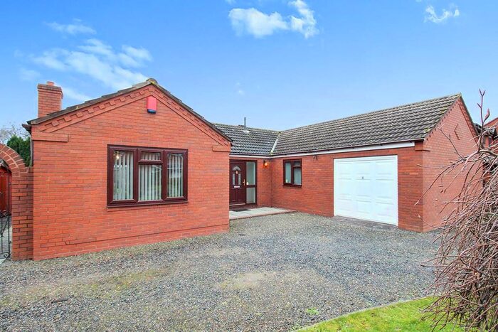 3 Bedroom Bungalow To Rent In Glade Way, Telford, TF5