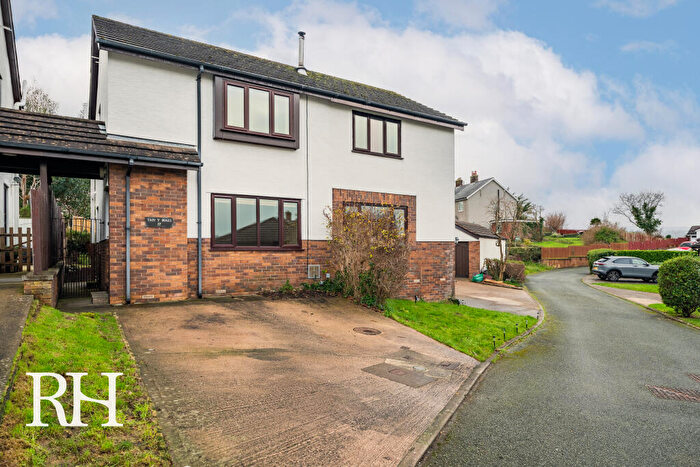 2 Bedroom Semi-Detached House To Rent In Tan Y Maes, LL28