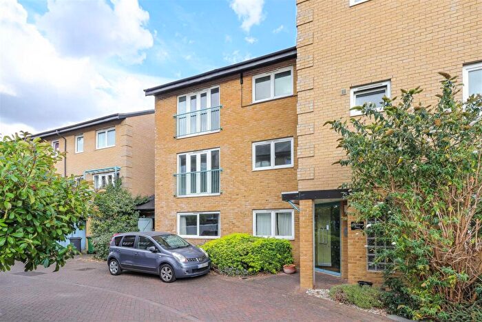 2 Bedroom Flat For Sale In Ainsworth Place, Cambridge, CB1