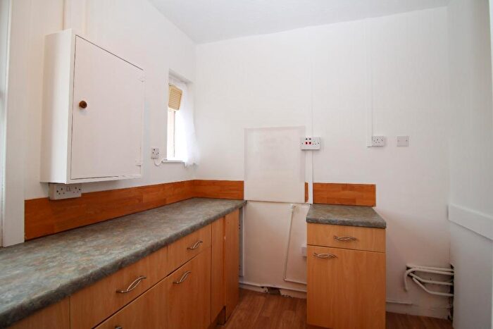 2 Bedroom Flat To Rent In Argyll Avenue, Falkirk, FK2