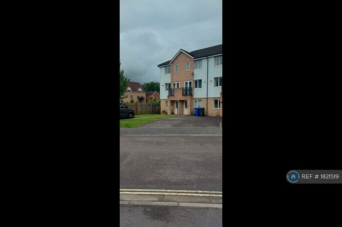 3 Bedroom Terraced House To Rent In Wain Avenue, Chesterfield, S41