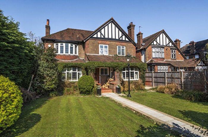 4 Bedroom Detached House For Sale In Brighton Road, Purley, CR8