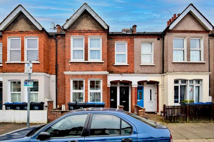 2 Bedroom Maisonette To Rent In University Road, Colliers Wood, London, SW19