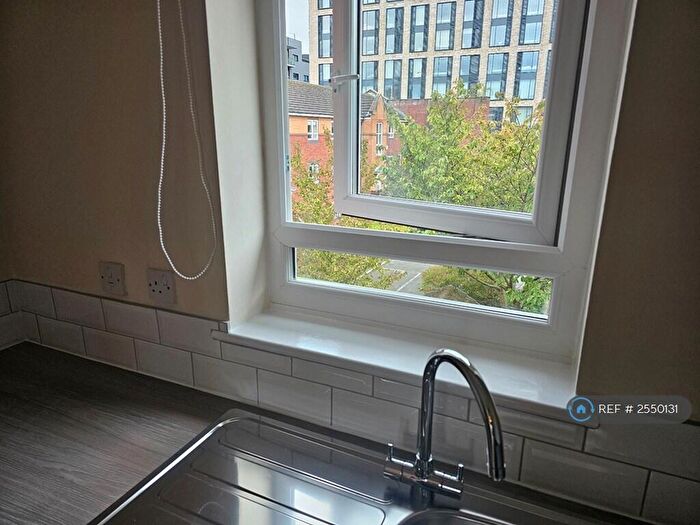 2 Bedroom Flat To Rent In Highfield Street, Liverpool, L3