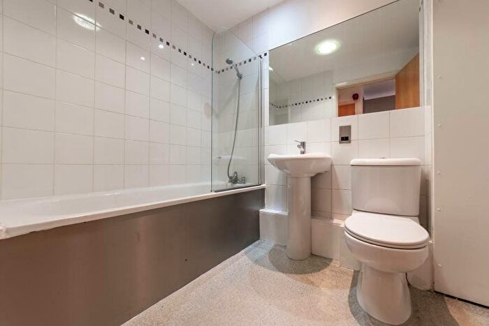 1 Bedroom Flat To Rent In Old Lenton Street, Nottingham, Nottinghamshire, NG1