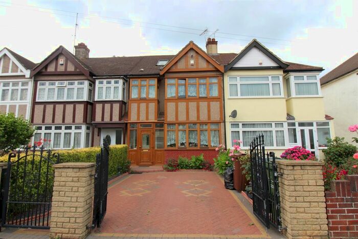 4 Bedroom Property To Rent In Grosvenor Road, Dagenham, RM8