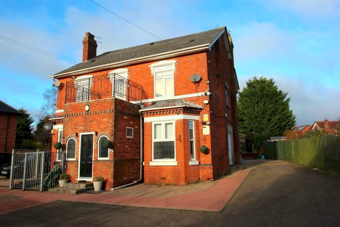 2 Bedroom Apartment To Rent In Feckenham Road, Headless Cross, B97