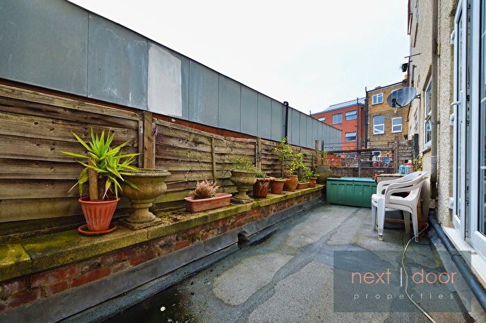 2 Bedroom Flat To Rent In Camberwell New Road, Camberwell, SE5