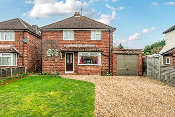 3 Bedroom Detached House For Sale In Farncombe, Surrey, GU7