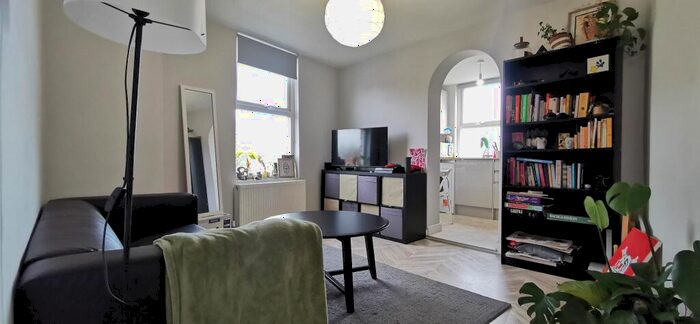 2 Bedroom Apartment To Rent In Bedroom Flat High Road Willesden Green, NW10