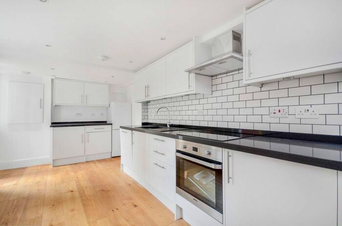 1 Bedroom Flat To Rent In Ladbroke Grove, Notting Hill, London, W11