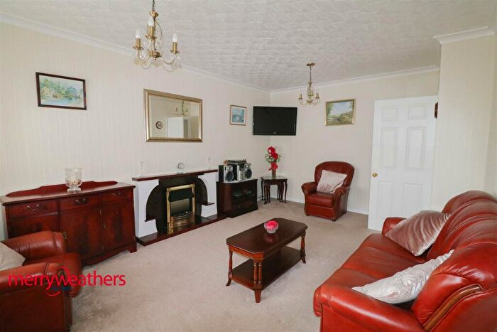 2 Bedroom Semi-Detached Bungalow For Sale In Sunnybank Crescent, Brinsworth, Rotherham, S60