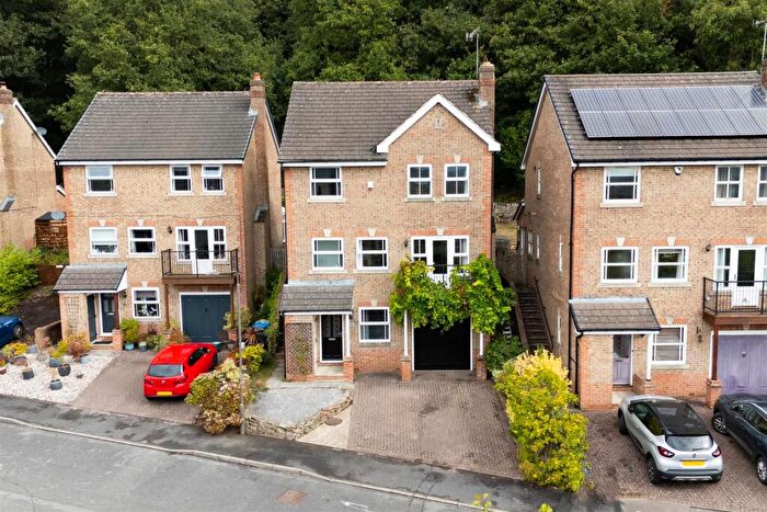 5 Bedroom Detached House For Sale In Acorn Ridge, Matlock, DE4