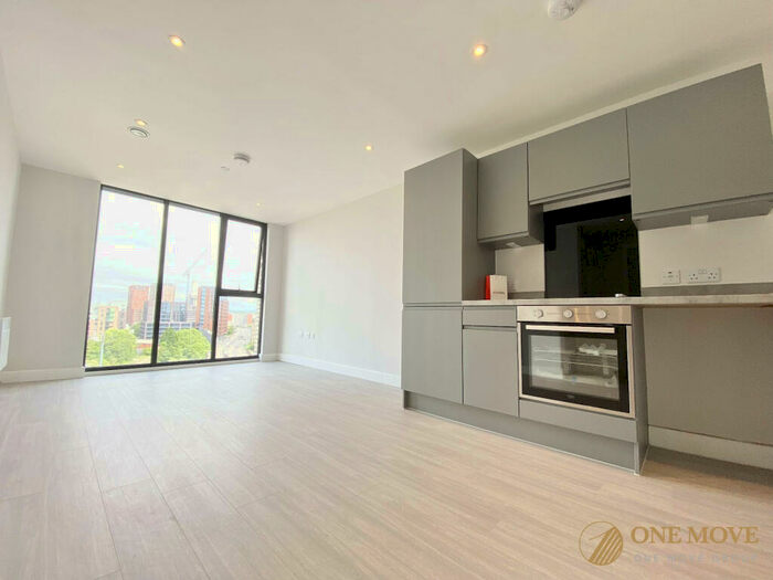 Apartment To Rent In Regent Plaza, Salford, M5