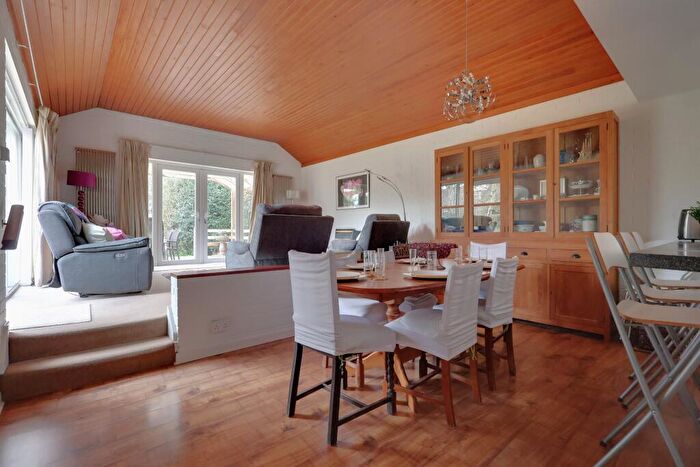 5 Bedroom Detached House For Sale In Leigh Road, Havant, PO9