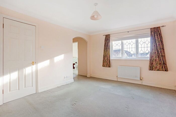 4 Bedroom Detached House For Sale In Nimrod Close, St. Albans, AL4