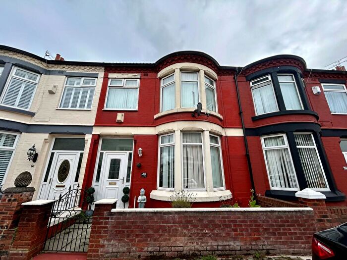 3 Bedroom House To Rent In Knoclaid Road, L13