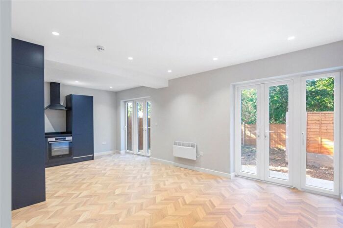 1 Bedroom Flat To Rent In Anerley Hill, London, SE19