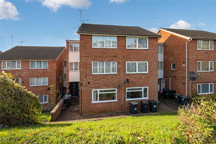 2 Bedroom Maisonette To Rent In Brendon Avenue, Luton, Bedfordshire, LU2