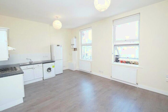 1 Bedroom Flat To Rent In Brent Street, London, NW4