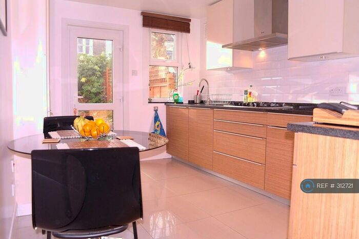 1 Bedroom Flat To Rent In Sistova Road, London, SW12