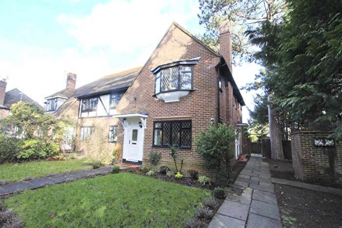 2 Bedroom Maisonette For Sale In Chigwell Hurst Court, Pinner, HA5