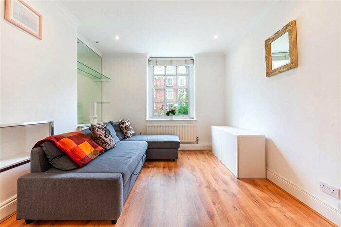 2 Bedroom Apartment To Rent In Lambolle Road, Belsize Park, London, NW3