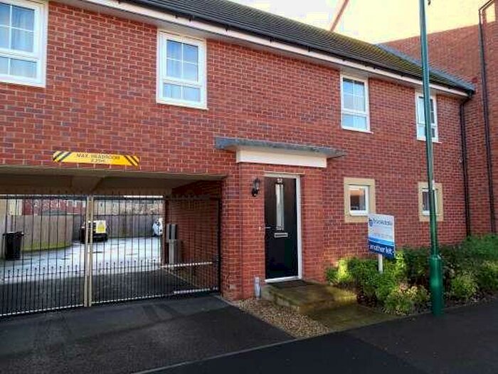 2 Bedroom Coach House To Rent In Mid Water Crescent, Peterborough, Cambridgeshire, PE7