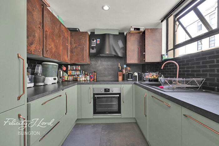 1 Bedroom Apartment For Sale In Manor Gardens, London, N7