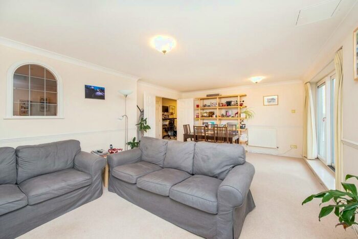 2 Bedroom Flat To Rent In Victoria Wharf, Narrow Street, London, E14