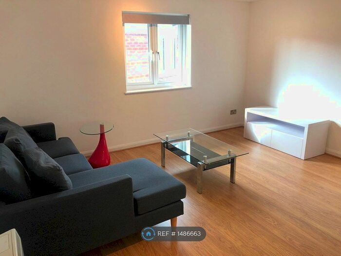 1 Bedroom Flat To Rent In Frensham Court, London, NW4