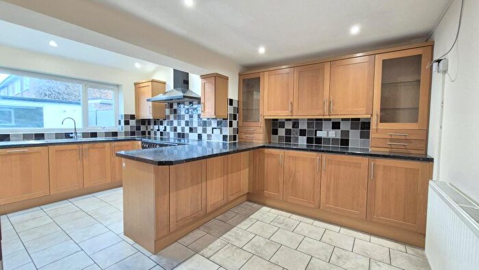 3 Bedroom Terraced House To Rent In Tithe Farm Road, LU5